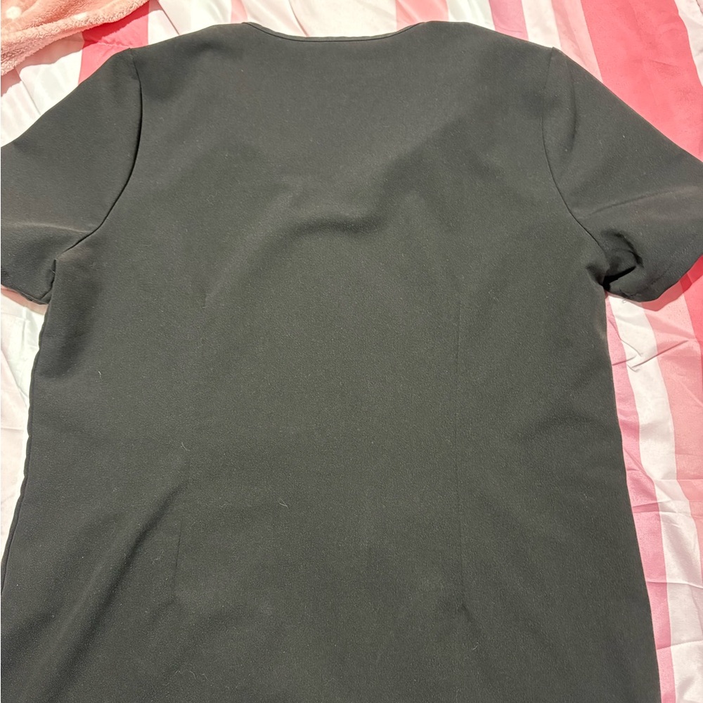 FIGS Casma Three-Pocket Scrub Top - Picture 2 of 3